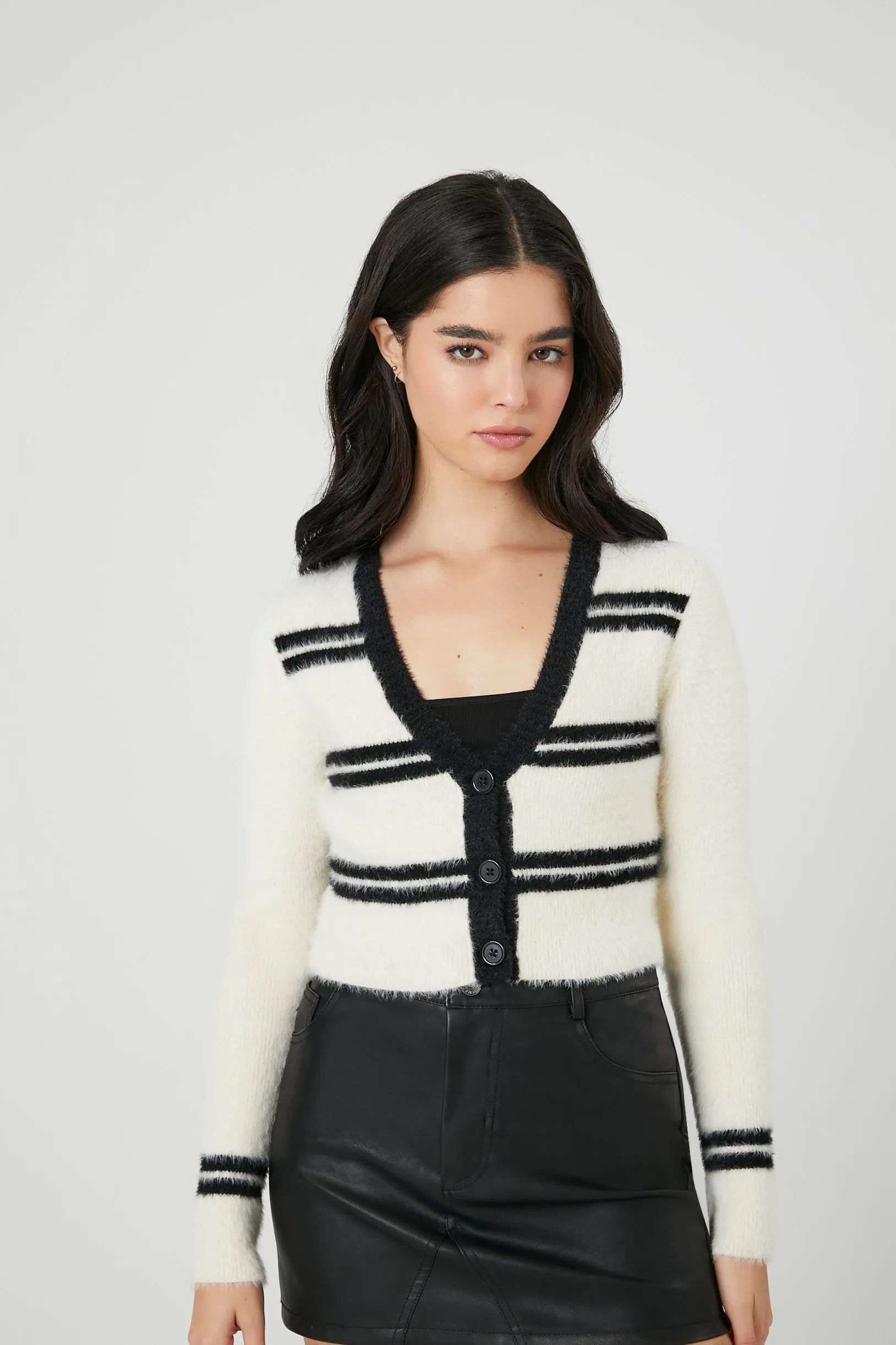 Cardigan en tricot pelucheux rayé