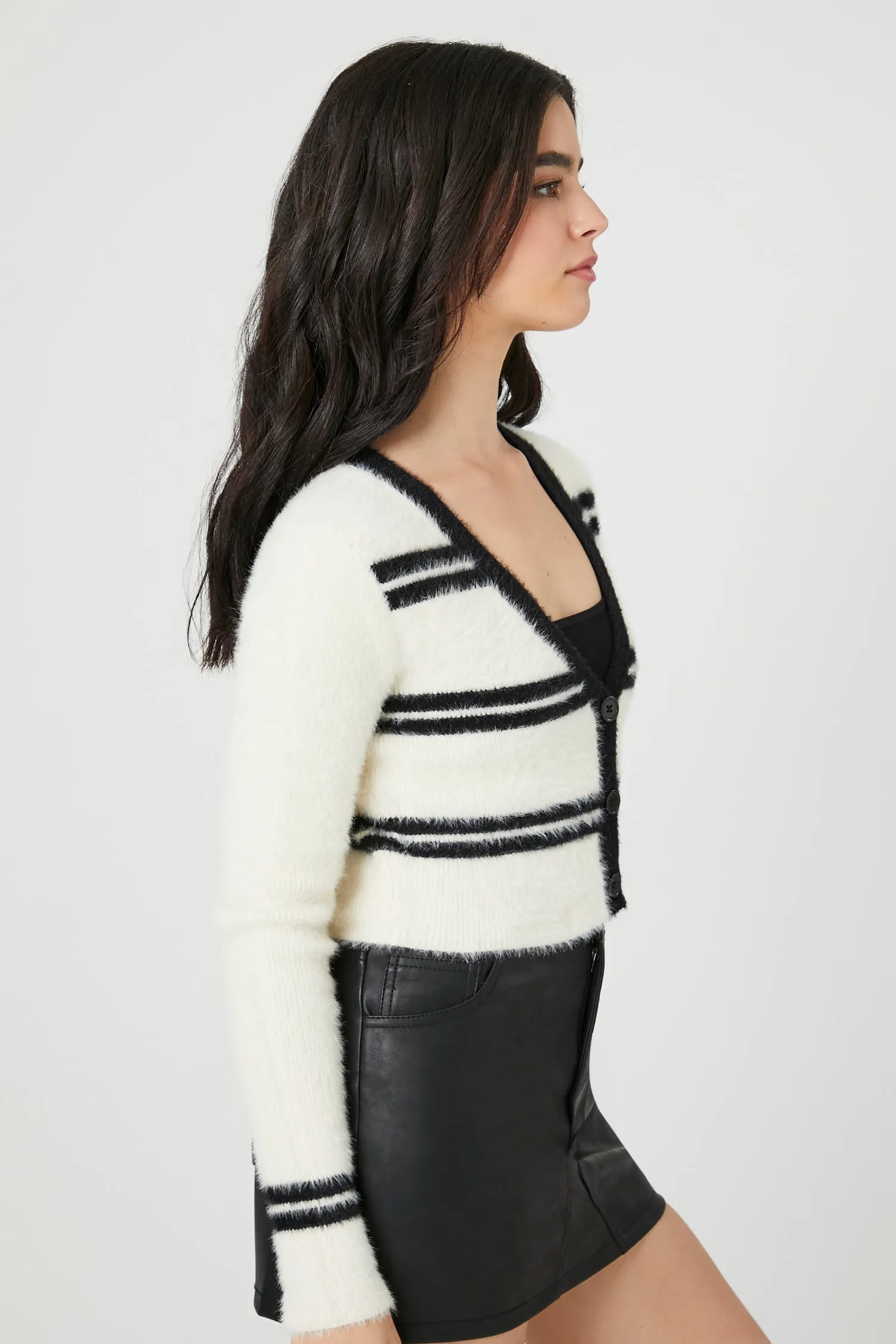 Cardigan en tricot pelucheux rayé