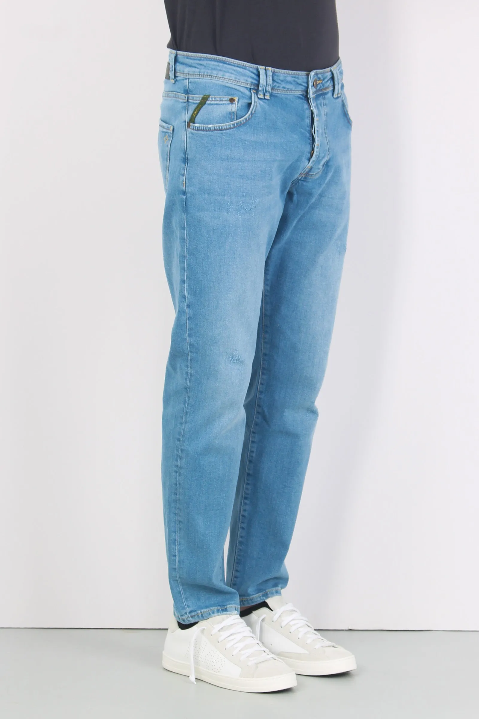 Denim Tapered Fit Denim Chiaro