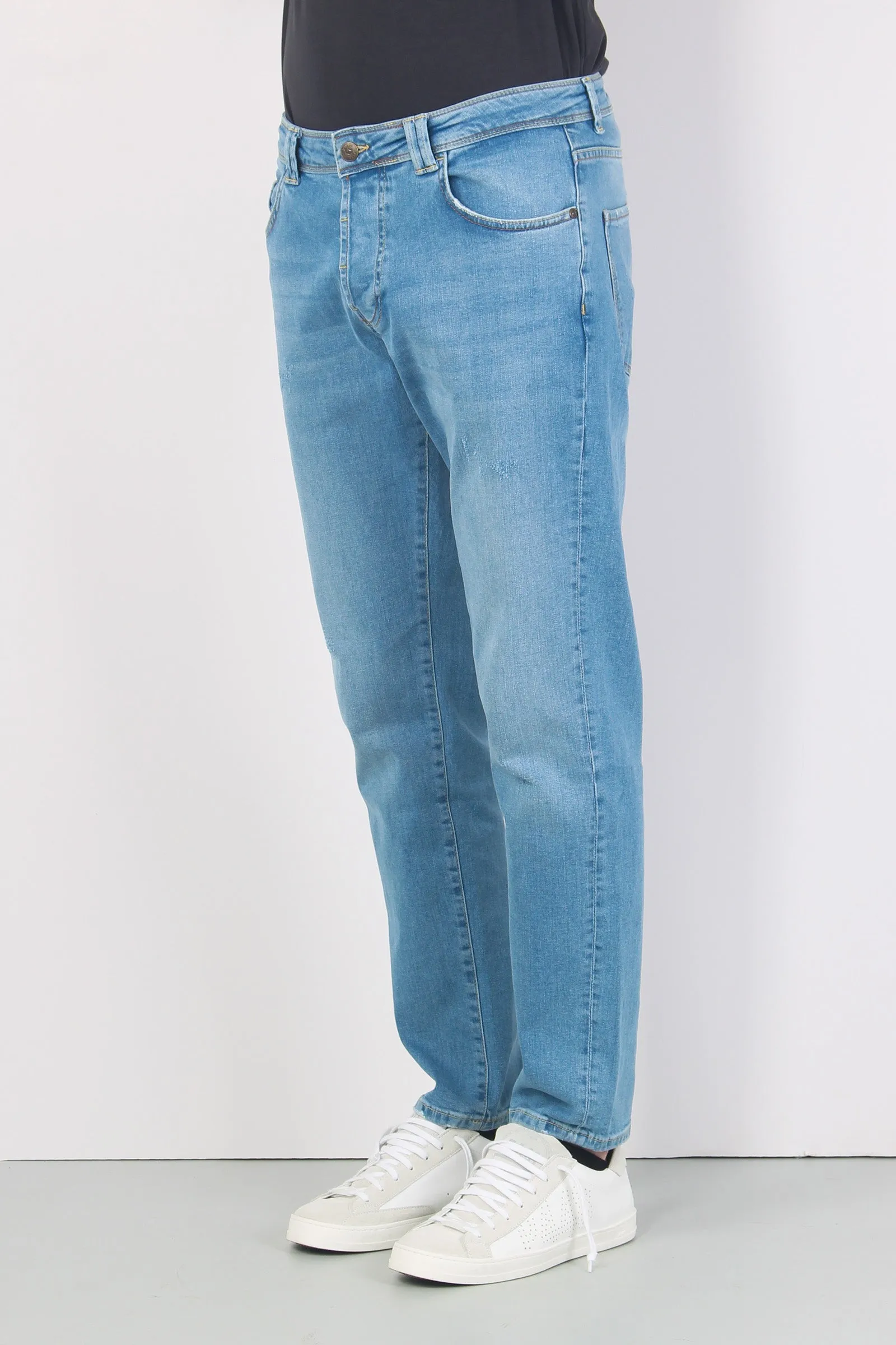 Denim Tapered Fit Denim Chiaro