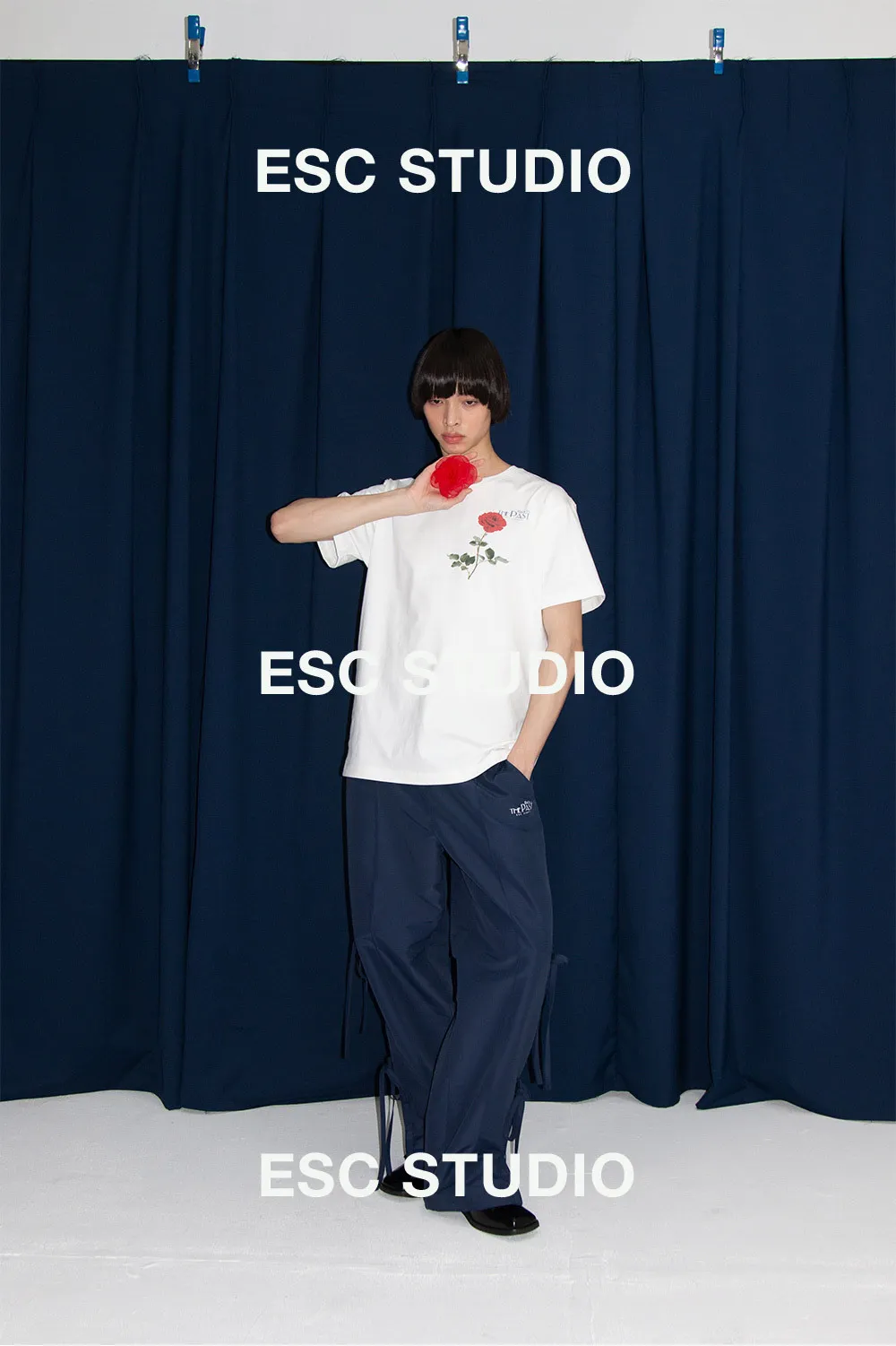 ESC STUDIO  |●ESC STUDIO● rose short sleeves t-shirt (white) unisex