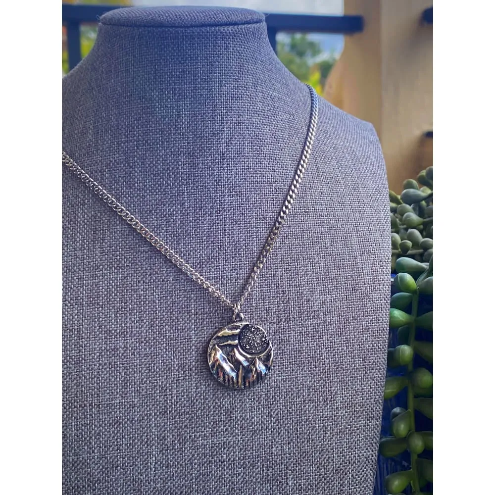 MOUNTAIN VIEW NECKLACE